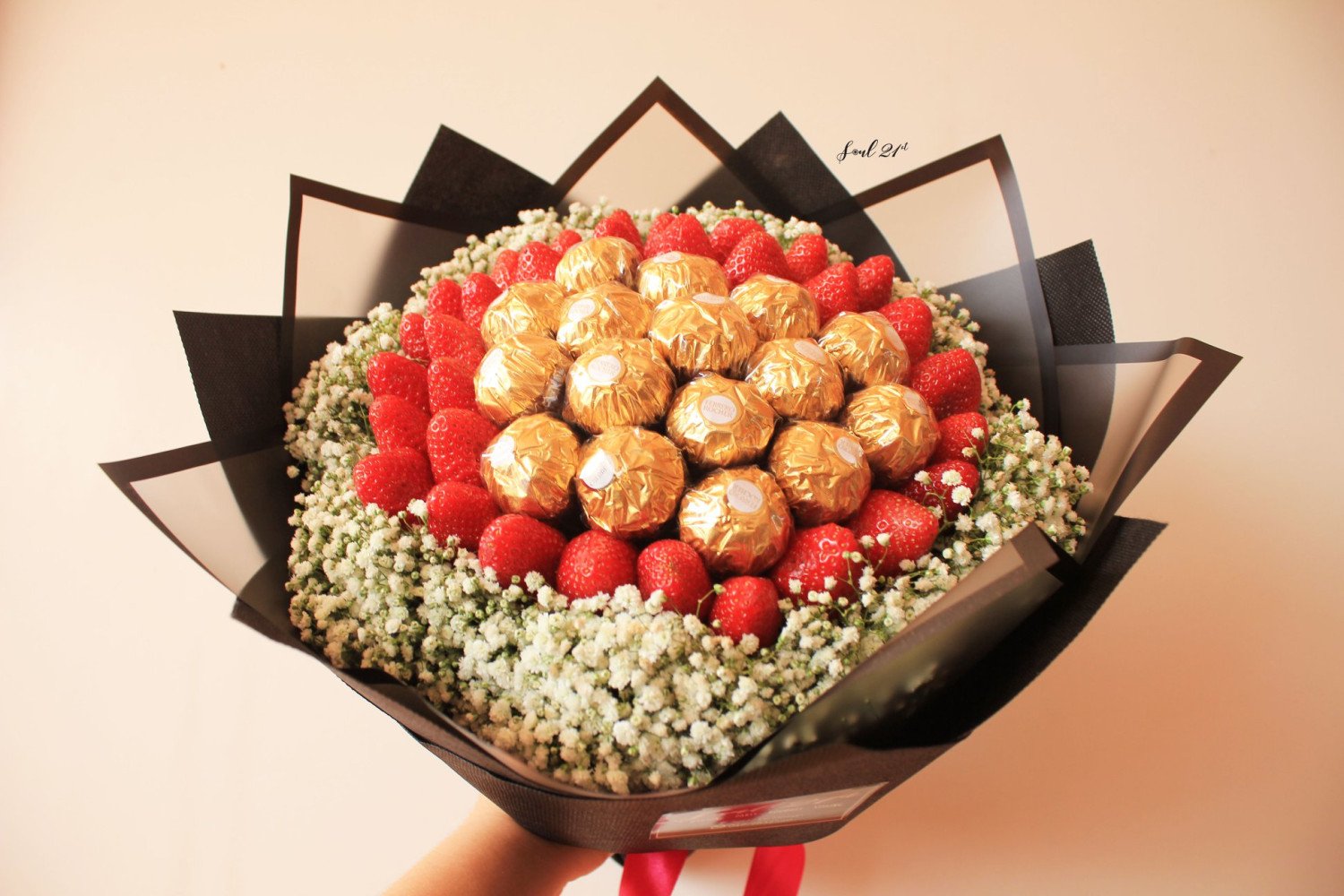 Ferrero Rocher & Strawberry Bouquet